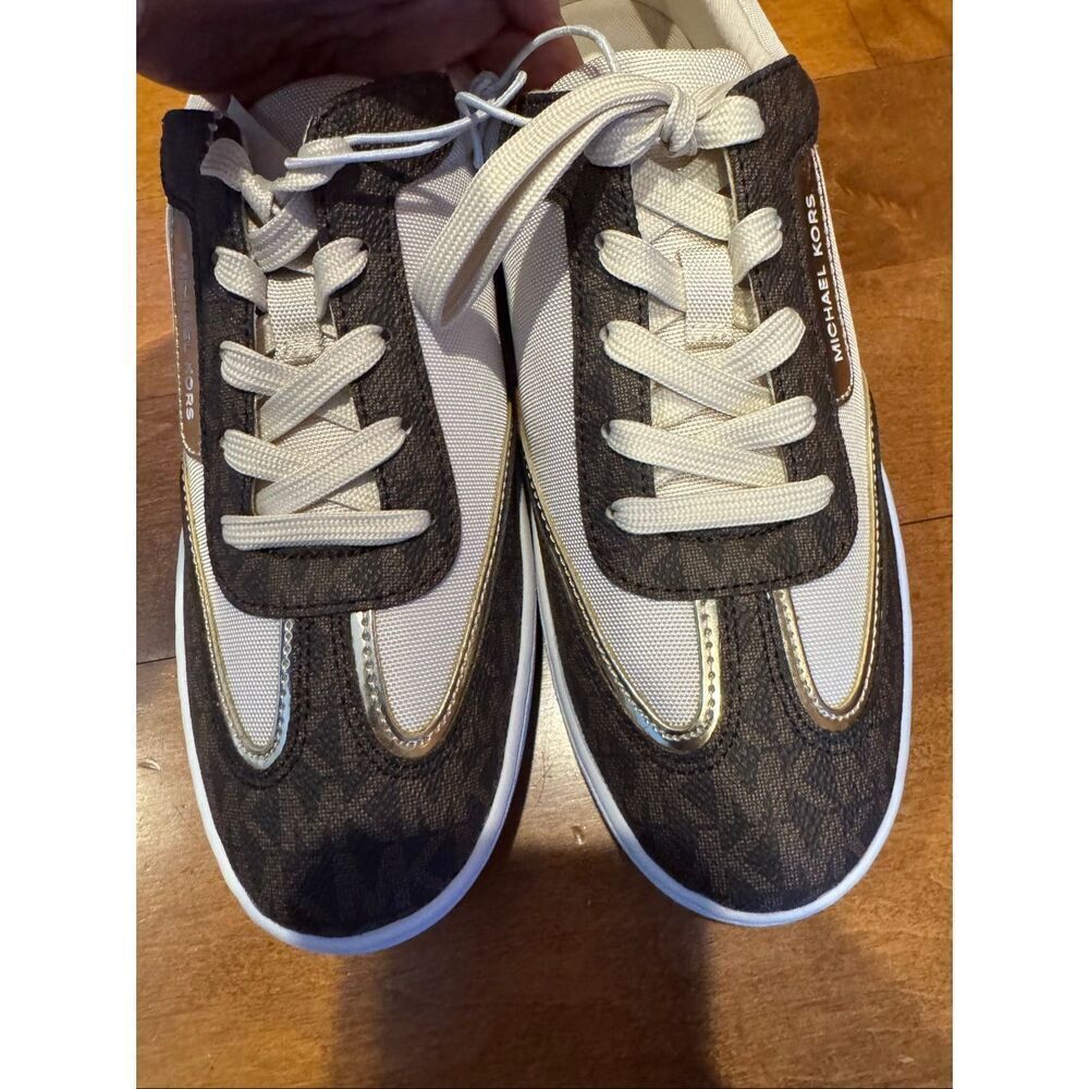 New Woman’s Michael Kors sneakers size 7.5 - Picture 2 of 6